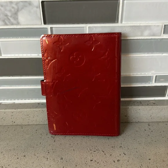 LOUIS VUITTON - Vernis Patent Leather PM Agenda Cover - Picture 3 of 10